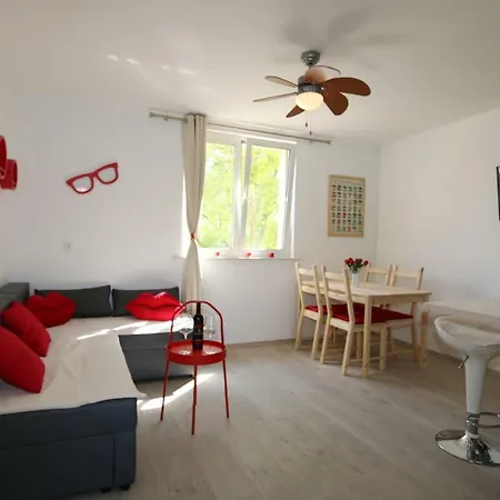 Apartment Ema *